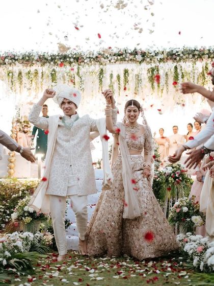 Modern Pastel & Ivory Brides photo 31