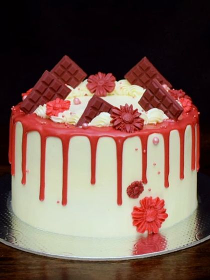 Amritha - Custom Celebration Cakes Floral & Buttercream Artistry photo 22