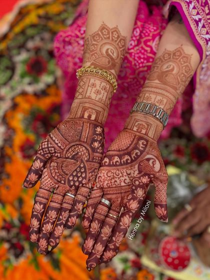 Intricate Bridal Mehendi photo 19