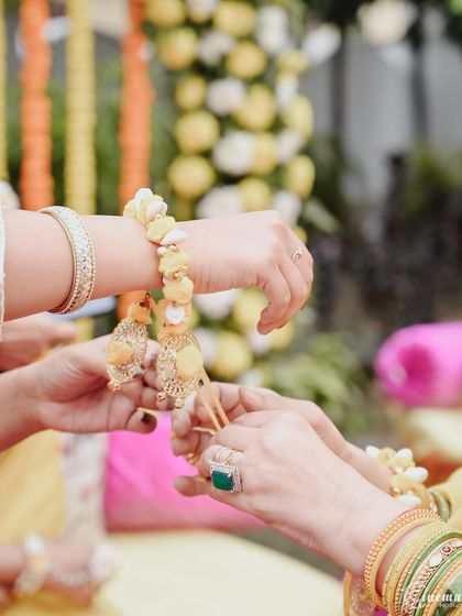 Somesh Chaurasiya - Wedding Photography & Cinematography Vibrant Haldi & Mehendi Moments photo 23