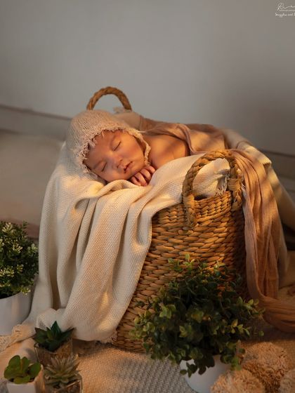 Newborn Portraits: The First Few Weeks photo 17