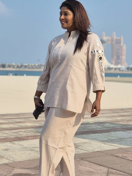 Happiness and confidence are the prettiest things a woman can wear. A moment captured in Abu Dhabi, where work and travel beautifully intersect.