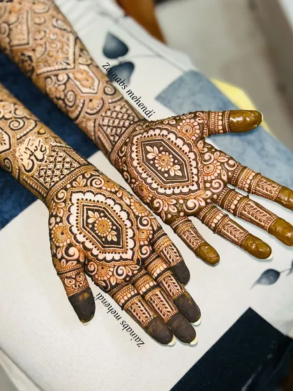 Another view of Adiba's stunning bridal henna.