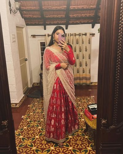 Designer Lehengas & Dresses