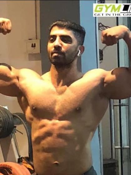 Happy Pro-Pose Day from the Promaker. A classic front double bicep pose to celebrate. Posing is an art.