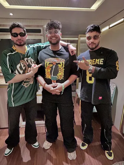 Standing with the GOATs, Raftaar and Krsna. Being in the same room with the legends I grew up listening to is a different vibe altogether. Respect to the OGs.