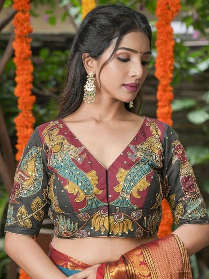 Elegant Earrings: Studs, Drops & Chandbalis photo 13