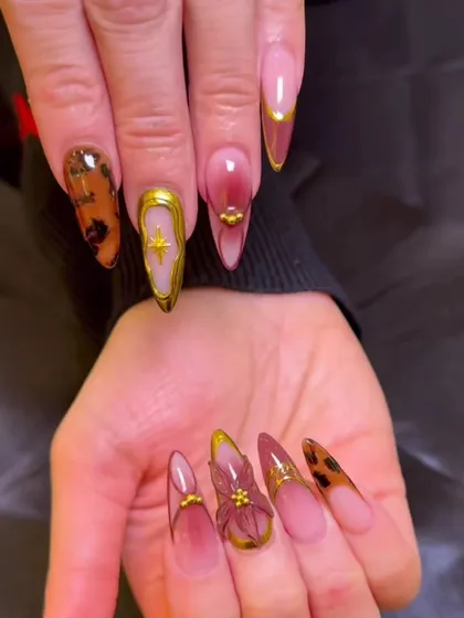 Korean nail art is more than a trend; it's a collection of advanced techniques. This set combines tortoise shell effects, 3D sculpting, and ombre, all of which are covered in my Advanced Masterclass.