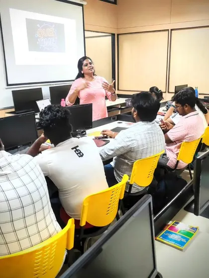 An engaging Q&A session with participants from the nanotechnology and physics departments at Vellore Institute of Technology. I find that challenging questions from researchers are what make these sessions truly dynamic.