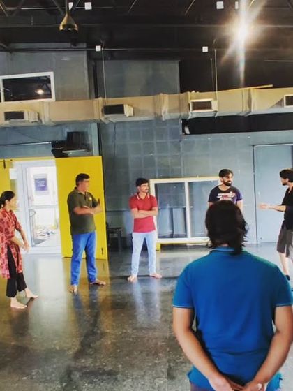 Another view of the first day of the VAS 8.0 workshop, showing students engaged in an introductory exercise.