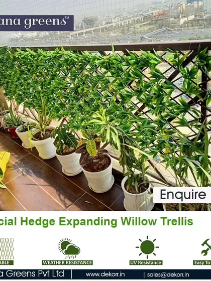 Our artificial hedge expanding willow trellis is perfect for adding privacy and decor to balconies. It's weather-resistant, UV-resistant, and easy to install.