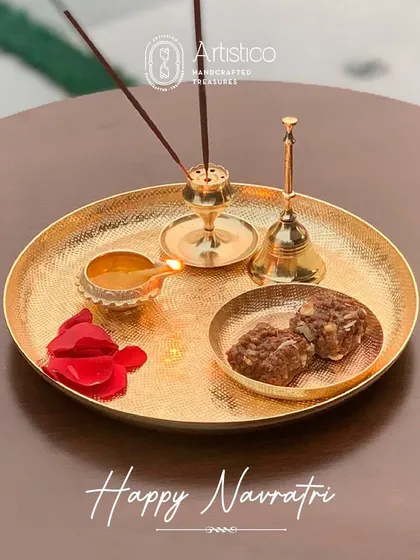 A simple and elegant pooja setup for Navratri, featuring my chatai-textured gold finish thali. It’s perfect for daily rituals or for a small, intimate ceremony at home.