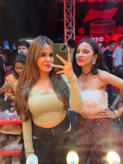 Another great selfie from the glitter bar. It's the perfect spot to capture that fresh, sparkly look.