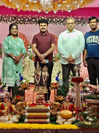 An inspiring moment sharing a frame with visionary leaders. I was honored to have my work appreciated by Honorable Sri B.S. Yediyurappa and his family.