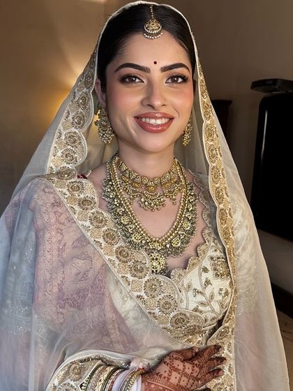 A beautiful, happy smile from Sanya. Her makeup is minimal and fresh, proving that you don't need a lot to look absolutely stunning on your wedding day.