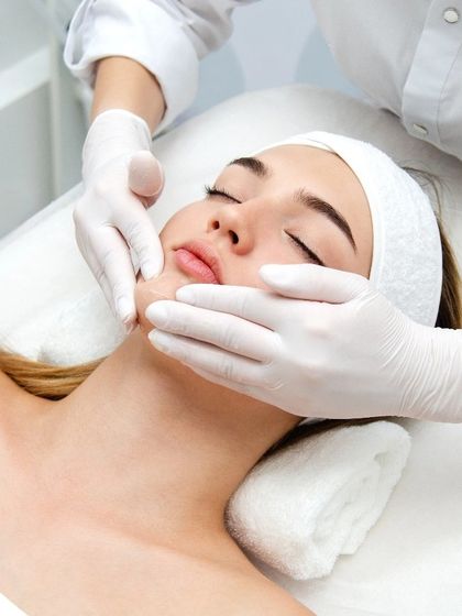 A simple, clean shot of a treatment room, reflecting the professional and clinical standards I uphold. Your safety and a sterile environment are paramount in my practice.