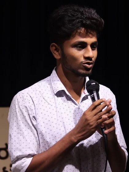 A young artist takes the stage at "Aralikatte".