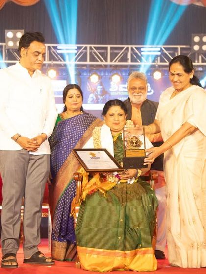 Receiving the Shivaratri Utsava Award at a wonderful gathering in Malleshwaram. It is always a privilege to be honored alongside other stalwart artists and achievers of Bengaluru.