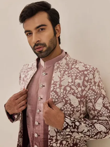 For commercial shoots, clean and professional men's grooming is essential. Here, I focused on creating a natural, even skin tone, taming the brows, and styling the hair to look sharp and polished for a men's ethnic wear campaign.