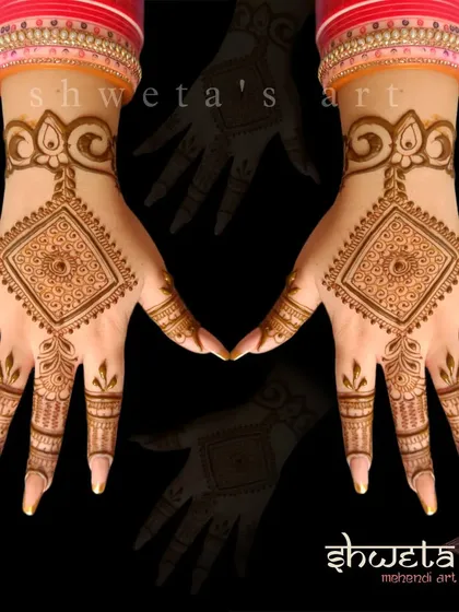 A simple and elegant back-hand design. The square mandala with a delicate wristband is a sophisticated choice for any wedding guest or for a formal event.