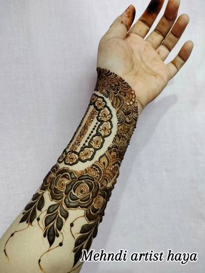 Intricate Bridal Hands photo 46