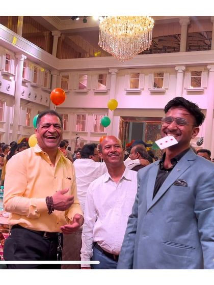 Close-Up & Roving Magic photo 11