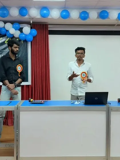 Our instructors presenting at the Innovation Fair held at the District Science Centre, Kalaburagi. We are committed to collaborating with educational institutions to promote STEM learning.