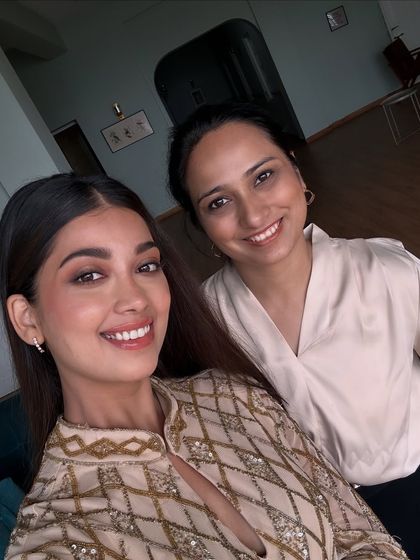 A happy selfie with the lovely Digangana Suryavanshi after our shoot. It's always a pleasure working with such a graceful and down-to-earth person.