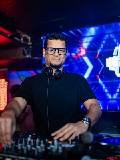 Hemanth Bhat - Wedding DJ Services Behind the Decks photo 17