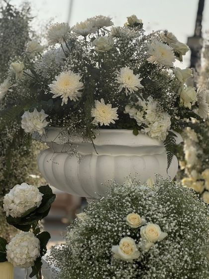 Ethereal Gardens: White & Green Decor photo 16