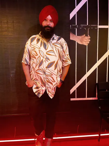 A photo before a weekend of gigs. I aim to be so happy that when others look at me, they become happy too.