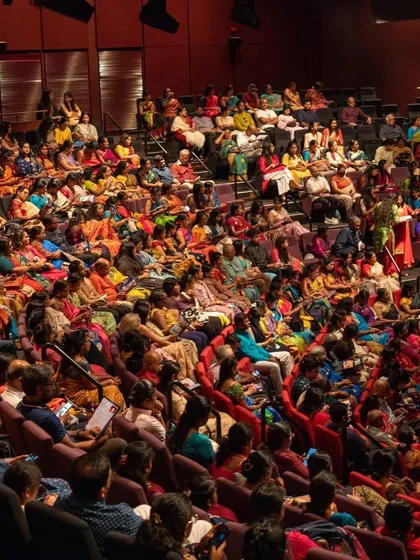 The connection with a live audience is everything. This was the view from the stage during my tour in Australia, a full house of art lovers. I am always grateful for such wonderful audiences.