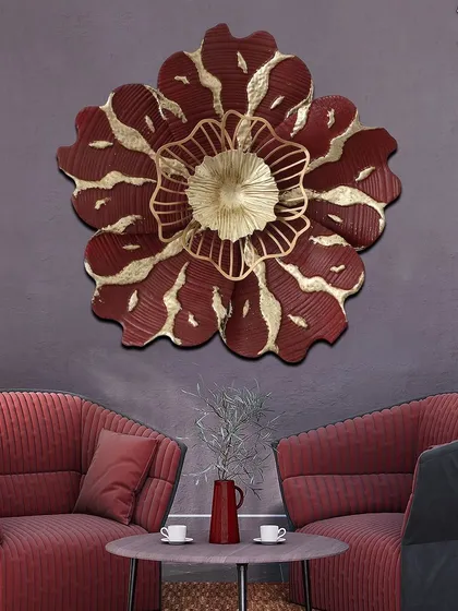The same stunning floral metal art, shown here in a rich red and gold. This version adds a touch of warmth and passion to your decor, ideal for a cozy living room or bedroom.