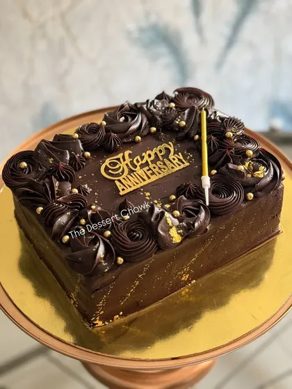 Another view of the Truffle Nutty Delight anniversary cake.