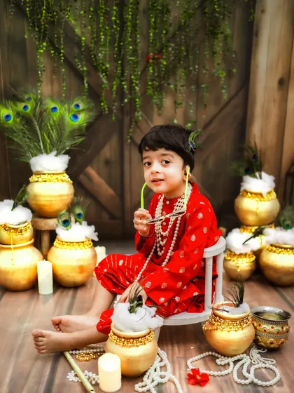 A modern Kanha with his cool shades. I love when kids bring their own personality to our themed shoots.