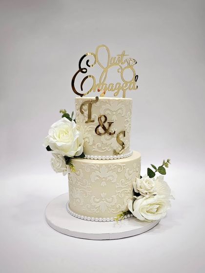 Elegant Wedding & Engagement Cakes photo 26