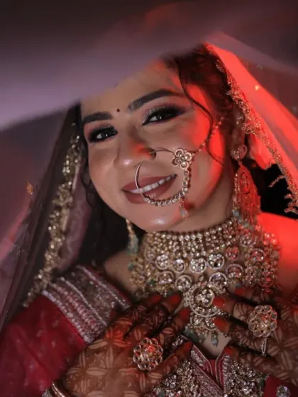 A happy bride, a happy me! These stunning portraits of my client show her looking radiant and confident on her wedding day in her rental lehenga and jewellery.