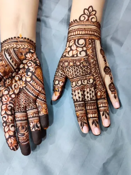 Another view of this signature design, showing a mix of bold and fine patterns.