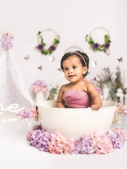 Fluttering into year one with so much joy. This butterfly and floral themed tub session is a beautiful and unique way to celebrate a first birthday.