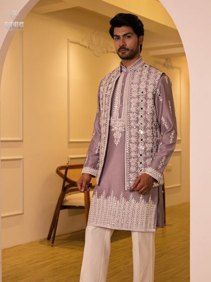 Another full-length view of the lilac set, showing how it looks from a slight angle. The outfit is designed to be impressive from every viewpoint.