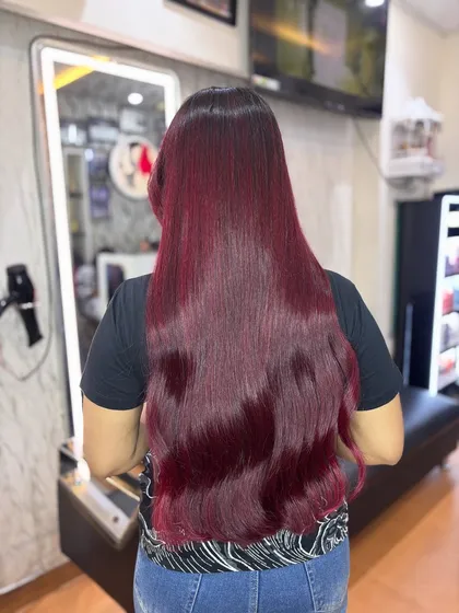 For those who love to make a statement, this Cherry Red is pure magic. The color is incredibly vibrant and glossy, showing that bold transformations can also look healthy and luxurious.