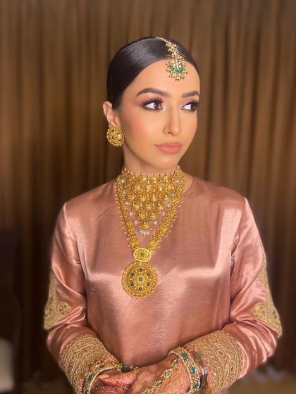 Classic Bridal Looks photo 17