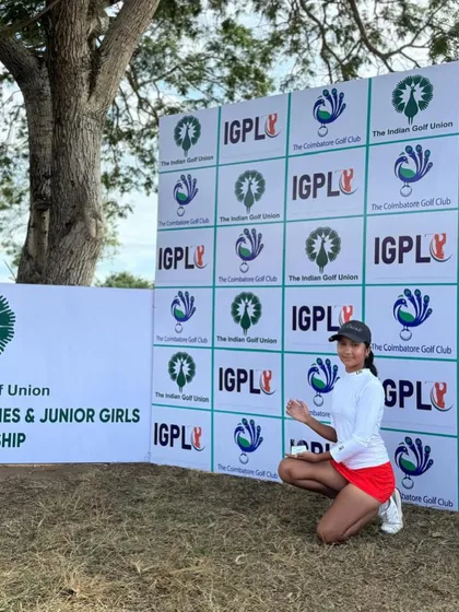 Another shot of Naina celebrating her hard-fought victory at the IGU Ladies Main Tour.