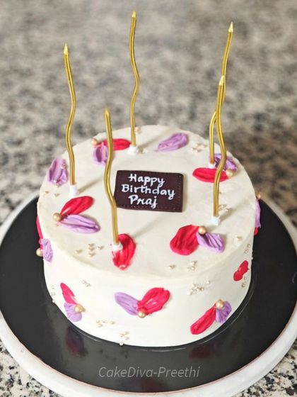 Preethi - Artistic & Designer Cakes Elegant & Floral Designs photo 13