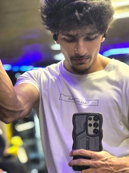 A selfie during a gym session. I'm always in the gym, working on myself, so I can be a better coach for you.