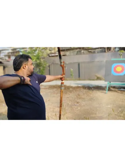 This student is a great example of proper form, from his stance to his anchor point.