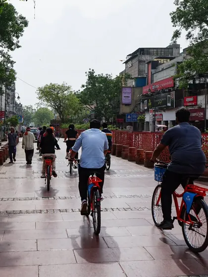 Cycling down the pedestrianized walkway of Chandni Chowk. This redevelopment has made exploring the area by bicycle a safe and pleasant experience.