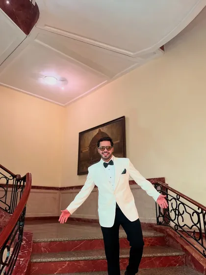Welcoming you to the party with open arms. This shot captures the grand and inviting atmosphere I create.
