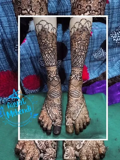 A bride's look is complete only when her feet are adorned with mehendi. I create detailed bridal leg and feet designs that match the intricacy of the hand patterns.