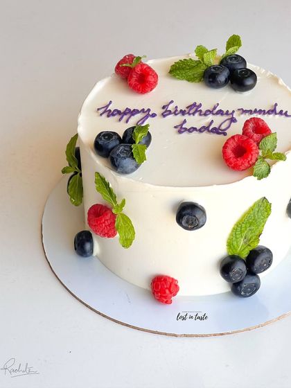 Signature Fruit & Floral Cakes photo 40